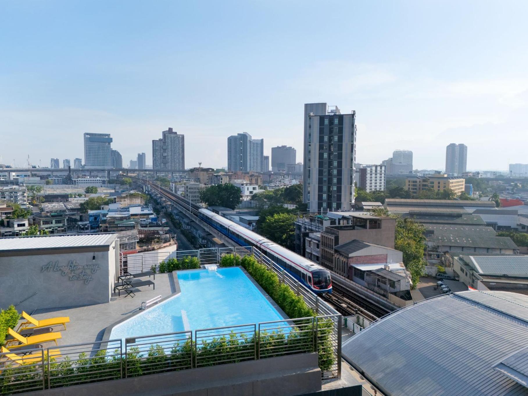 Lumen Bangkok Udomsuk Station Banguecoque Exterior foto